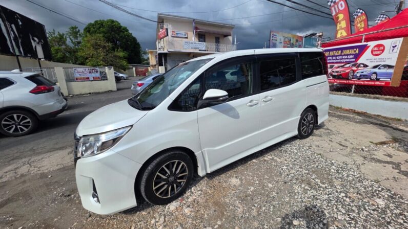 
								2017 Toyota Noah SI 2.0 full									