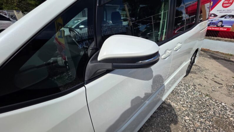 
								2017 Toyota Noah SI 2.0 full									