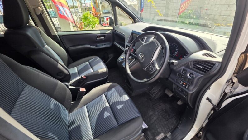 
								2017 Toyota Noah SI 2.0 full									