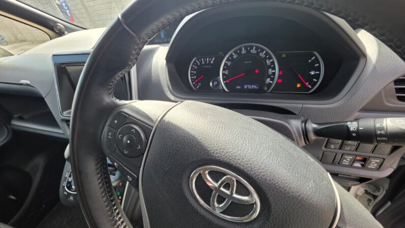 
								2017 Toyota Noah SI 2.0 full									