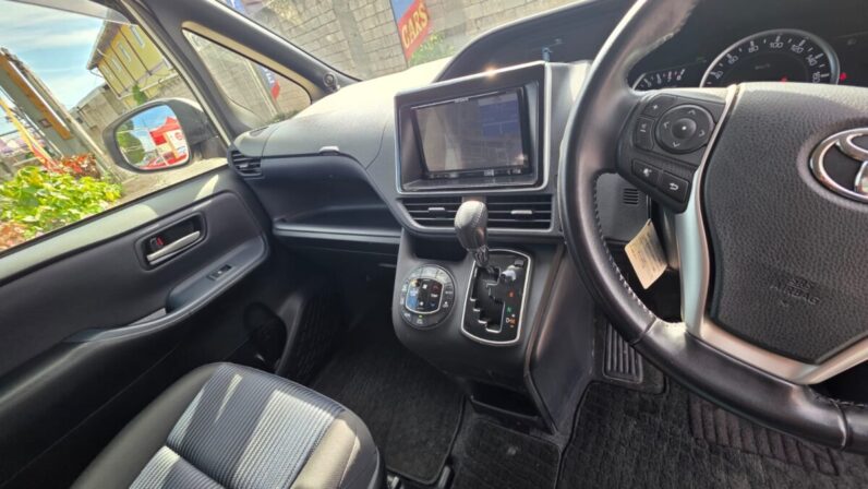 
								2017 Toyota Noah SI 2.0 full									