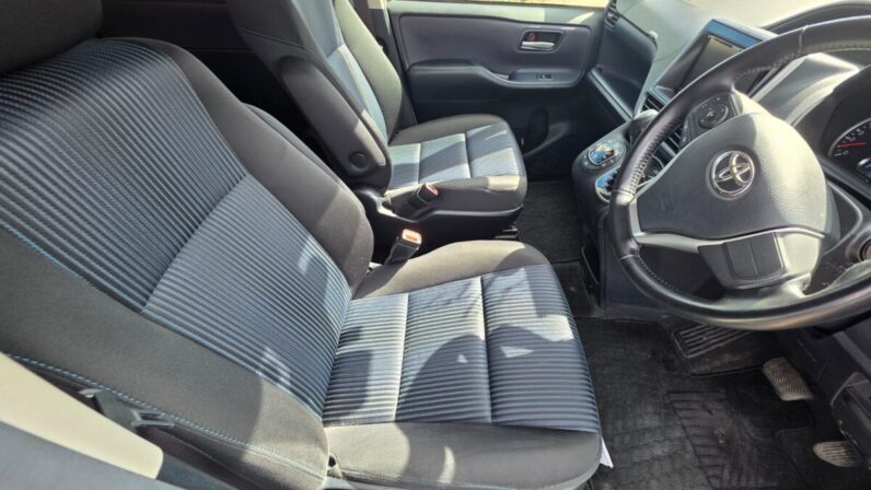 
								2017 Toyota Noah SI 2.0 full									