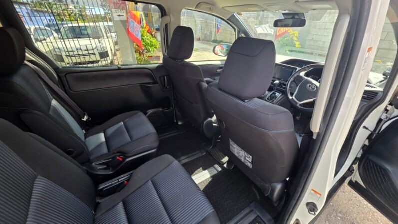 
								2017 Toyota Noah SI 2.0 full									