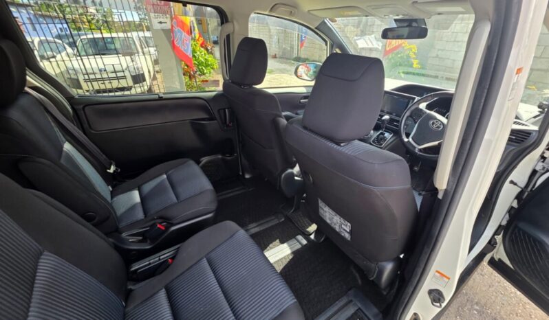 
								2017 Toyota Noah SI 2.0 full									