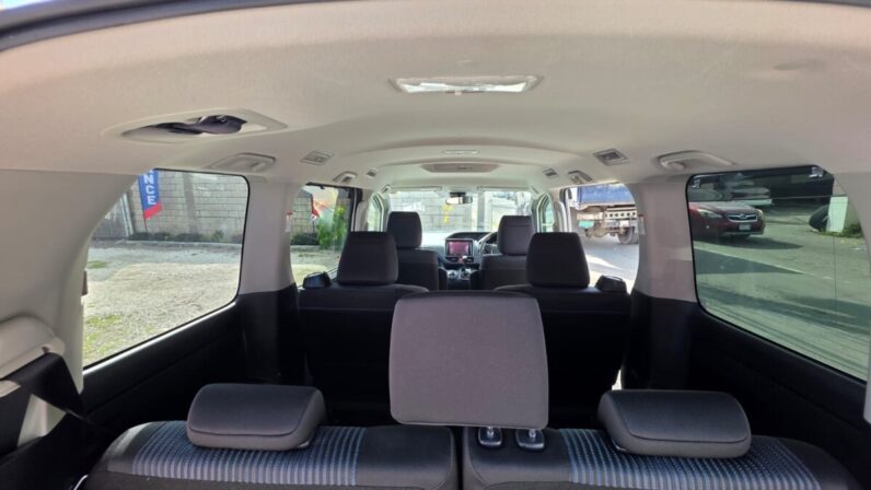 
								2017 Toyota Noah SI 2.0 full									