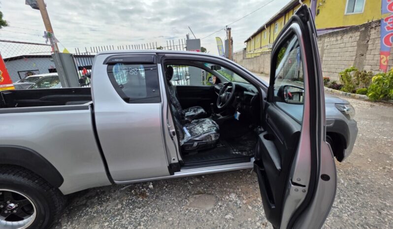 
								2020 Toyota Hilux 2.4 E Revo Smart Cab full									