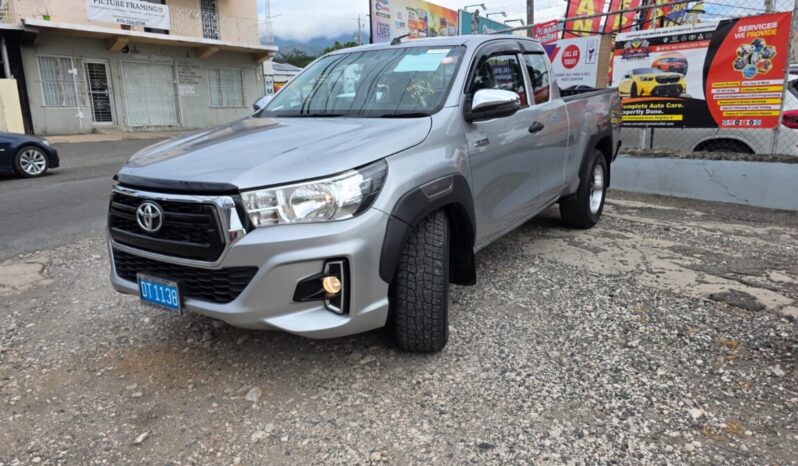 
								2020 Toyota Hilux 2.4 E Revo Smart Cab full									