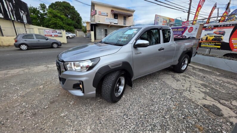 
								2020 Toyota Hilux 2.4 E Revo Smart Cab full									