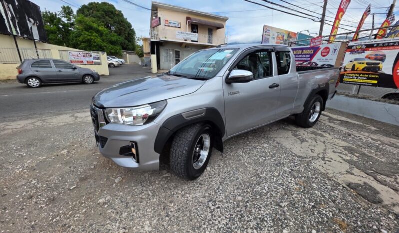 
								2020 Toyota Hilux 2.4 E Revo Smart Cab full									