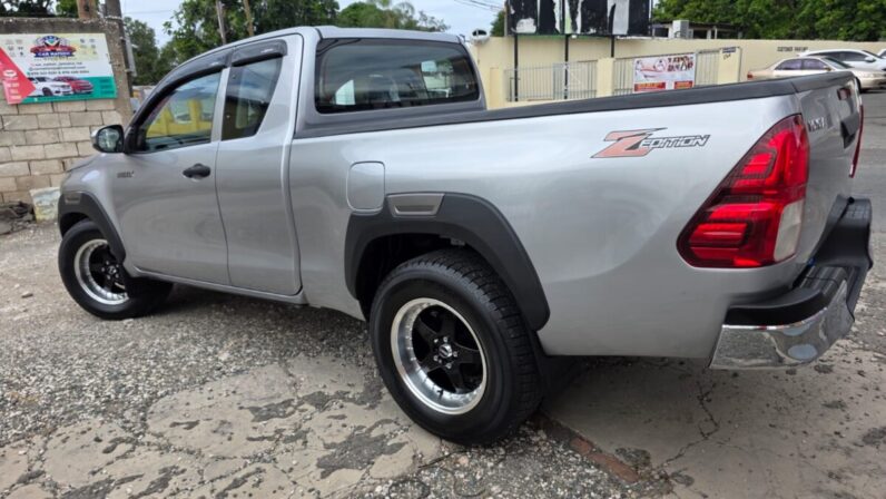 
								2020 Toyota Hilux 2.4 E Revo Smart Cab full									