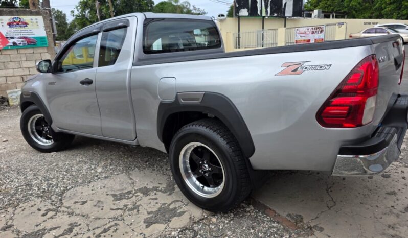 
								2020 Toyota Hilux 2.4 E Revo Smart Cab full									