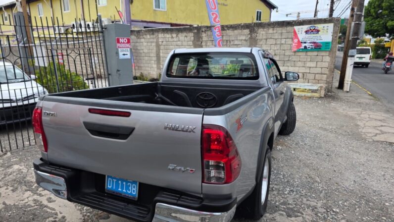 
								2020 Toyota Hilux 2.4 E Revo Smart Cab full									