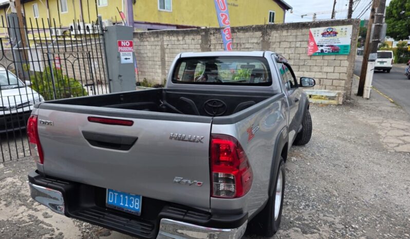 
								2020 Toyota Hilux 2.4 E Revo Smart Cab full									