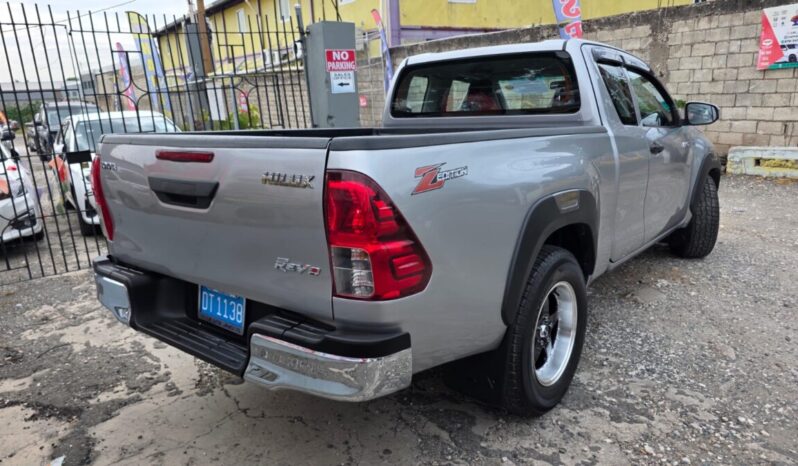 
								2020 Toyota Hilux 2.4 E Revo Smart Cab full									