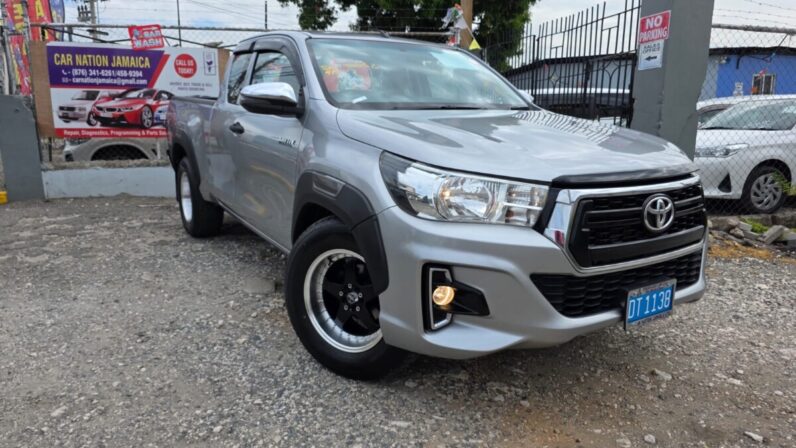 
								2020 Toyota Hilux 2.4 E Revo Smart Cab full									