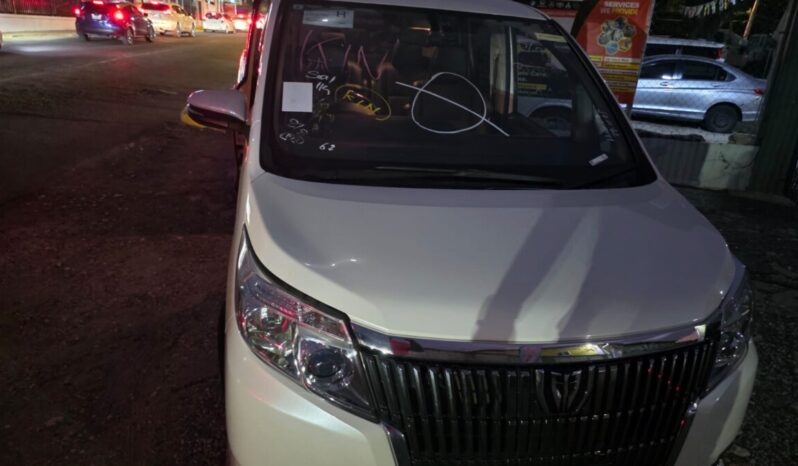 
								2015 Toyota Esquire 2.0GI full									