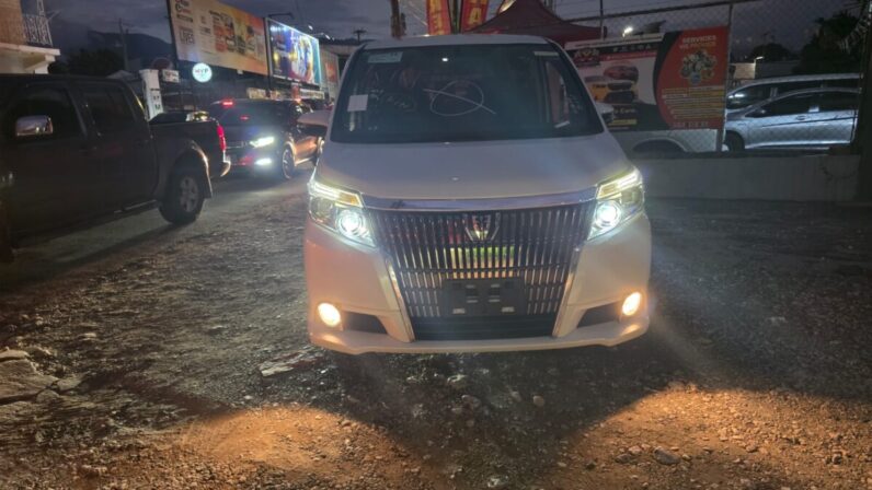
								2015 Toyota Esquire 2.0GI full									