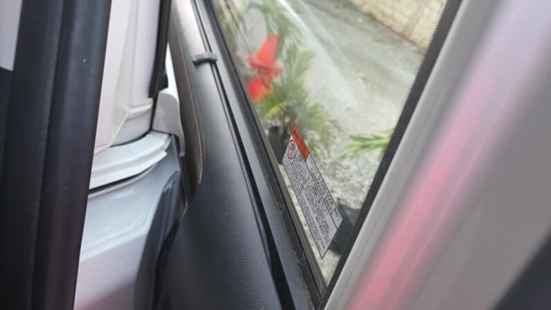 
								2015 Toyota Esquire 2.0GI full									