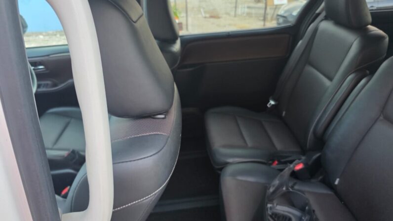 
								2015 Toyota Esquire 2.0GI full									