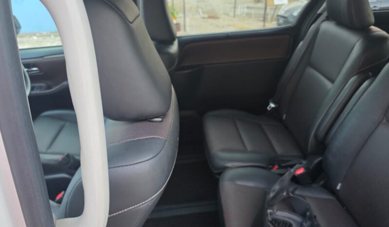 
								2015 Toyota Esquire 2.0GI full									