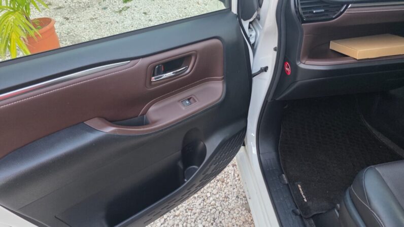 
								2015 Toyota Esquire 2.0GI full									
