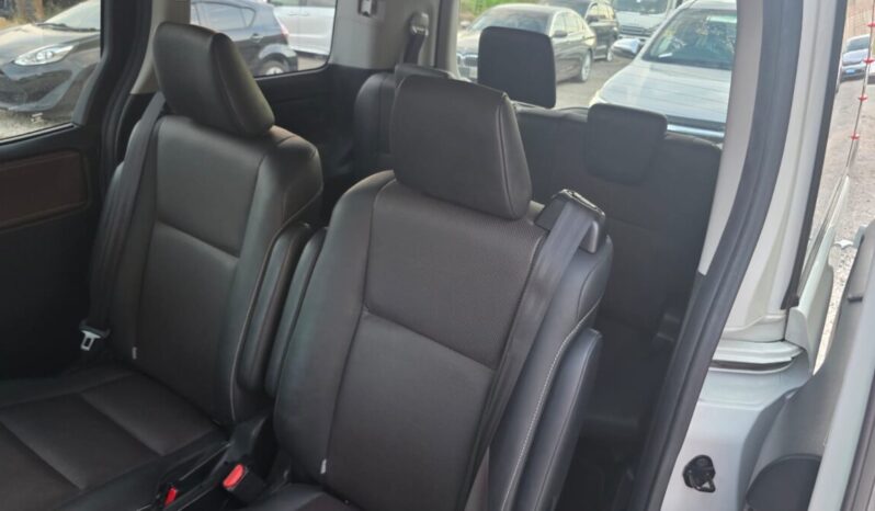 
								2015 Toyota Esquire 2.0GI full									