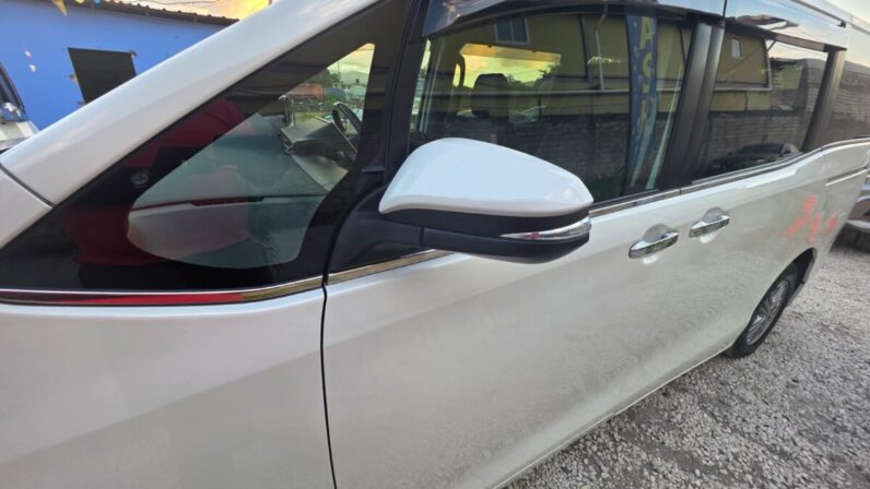 
								2015 Toyota Esquire 2.0GI full									