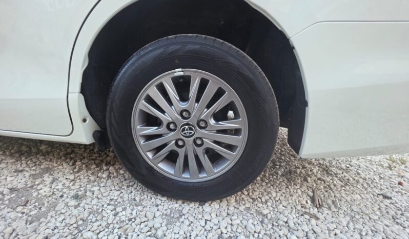 
								2015 Toyota Esquire 2.0GI full									