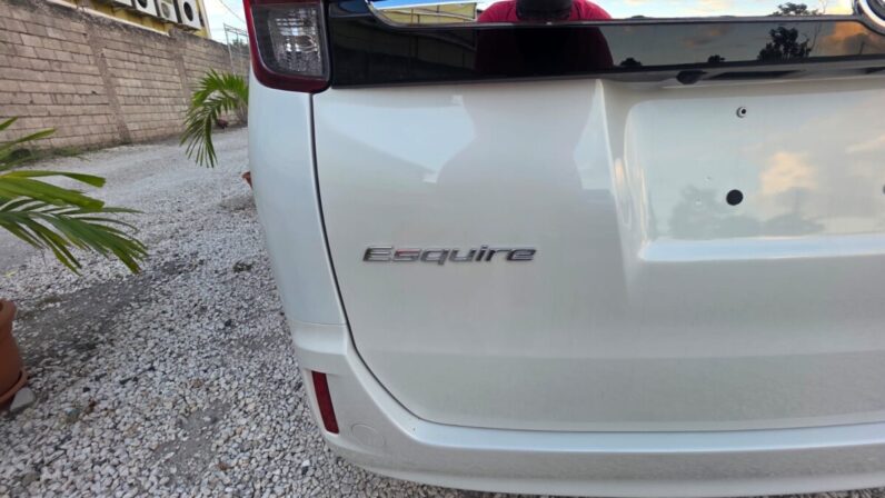 
								2015 Toyota Esquire 2.0GI full									