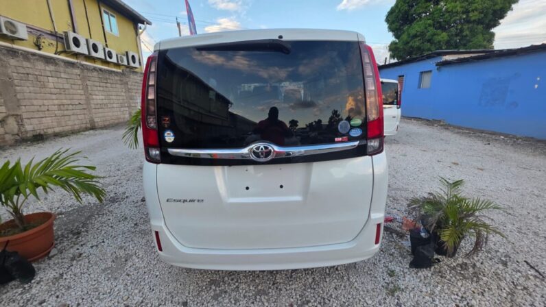 
								2015 Toyota Esquire 2.0GI full									
