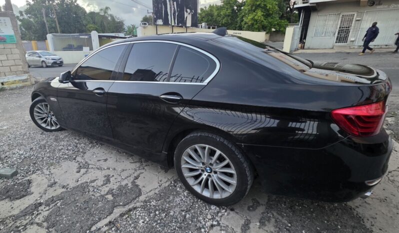 
								2013 BMW 520I Luxury Line full									