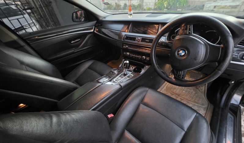 
								2013 BMW 520I Luxury Line full									