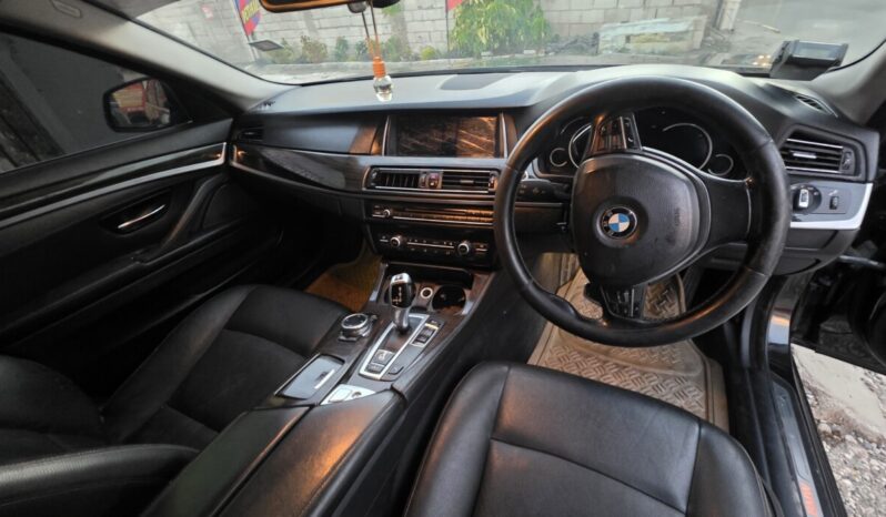 
								2013 BMW 520I Luxury Line full									