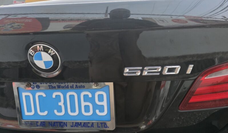 
								2013 BMW 520I Luxury Line full									