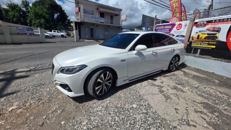 
								2019 Toyota Crown Executive G full									