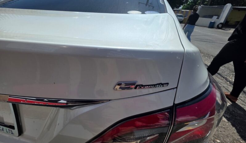 
								2019 Toyota Crown Executive G full									