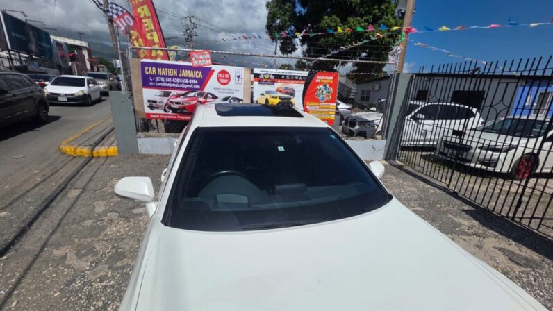 
								2019 Toyota Crown Executive G full									