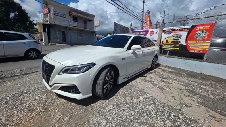 
								2019 Toyota Crown Executive G full									