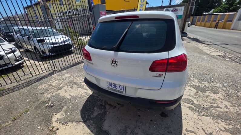 
								2015 VW Tiguan TSI 2.0 full									