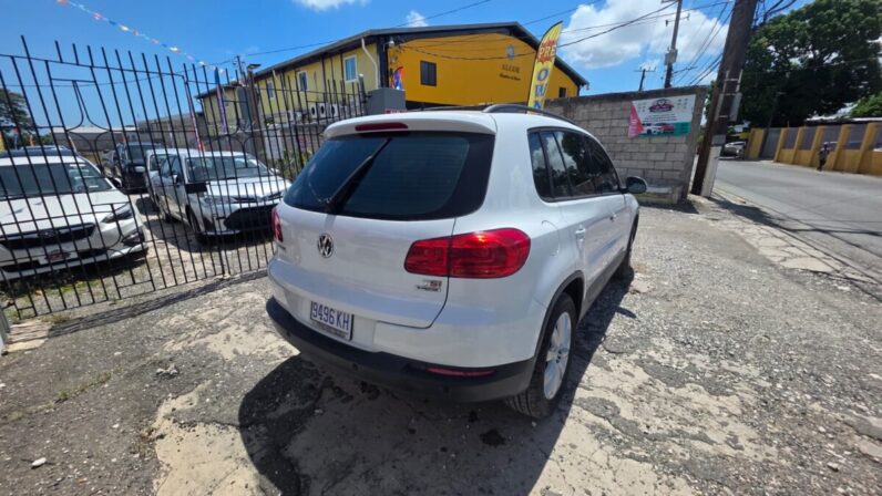 
								2015 VW Tiguan TSI 2.0 full									