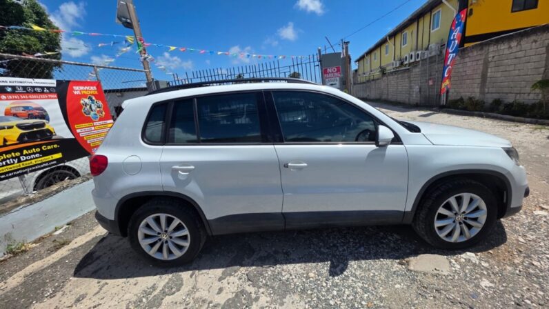 
								2015 VW Tiguan TSI 2.0 full									