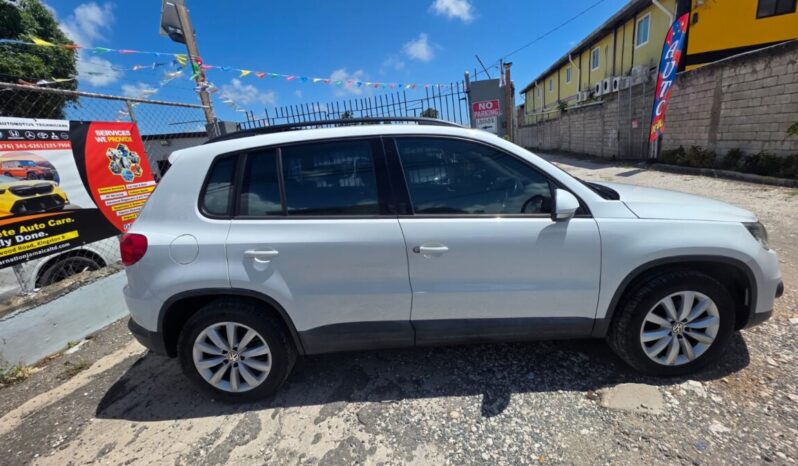 
								2015 VW Tiguan TSI 2.0 full									