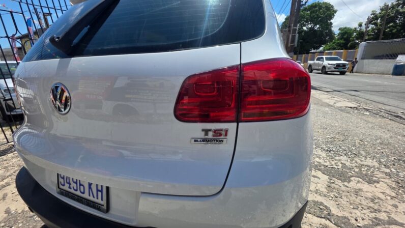
								2015 VW Tiguan TSI 2.0 full									