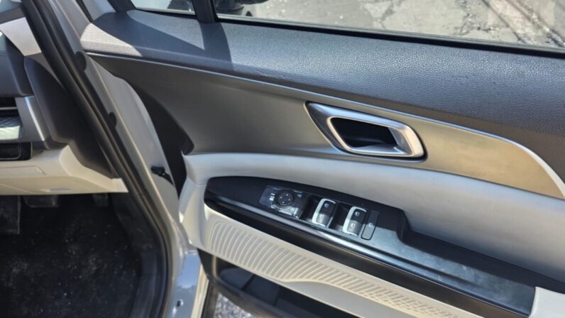 
								2015 VW Tiguan TSI 2.0 full									