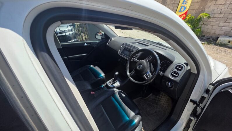 
								2015 VW Tiguan TSI 2.0 full									