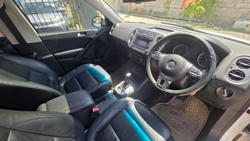 
								2015 VW Tiguan TSI 2.0 full									