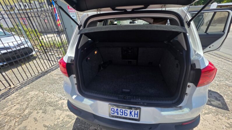 
								2015 VW Tiguan TSI 2.0 full									