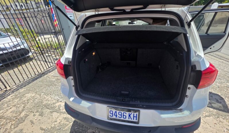 
								2015 VW Tiguan TSI 2.0 full									