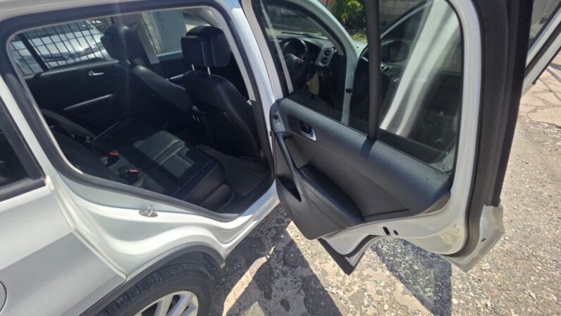 
								2015 VW Tiguan TSI 2.0 full									