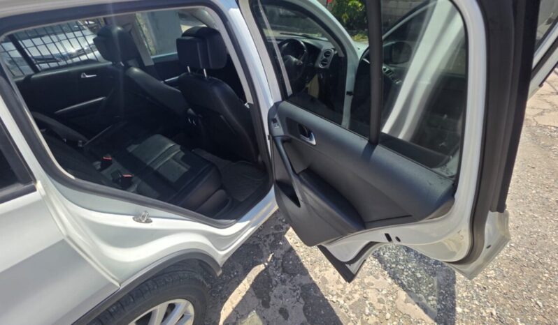 
								2015 VW Tiguan TSI 2.0 full									